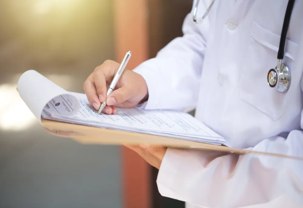 Formularul de certificat de concediu medical se schimbă. Care sunt noile reguli