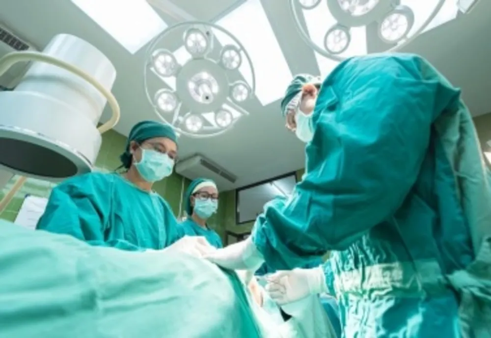Premieră la Spitalul Județean Galaţi: Un pacient în stare gravă, infectat cu SARS-CoV-2, a primit tratament cu ozon