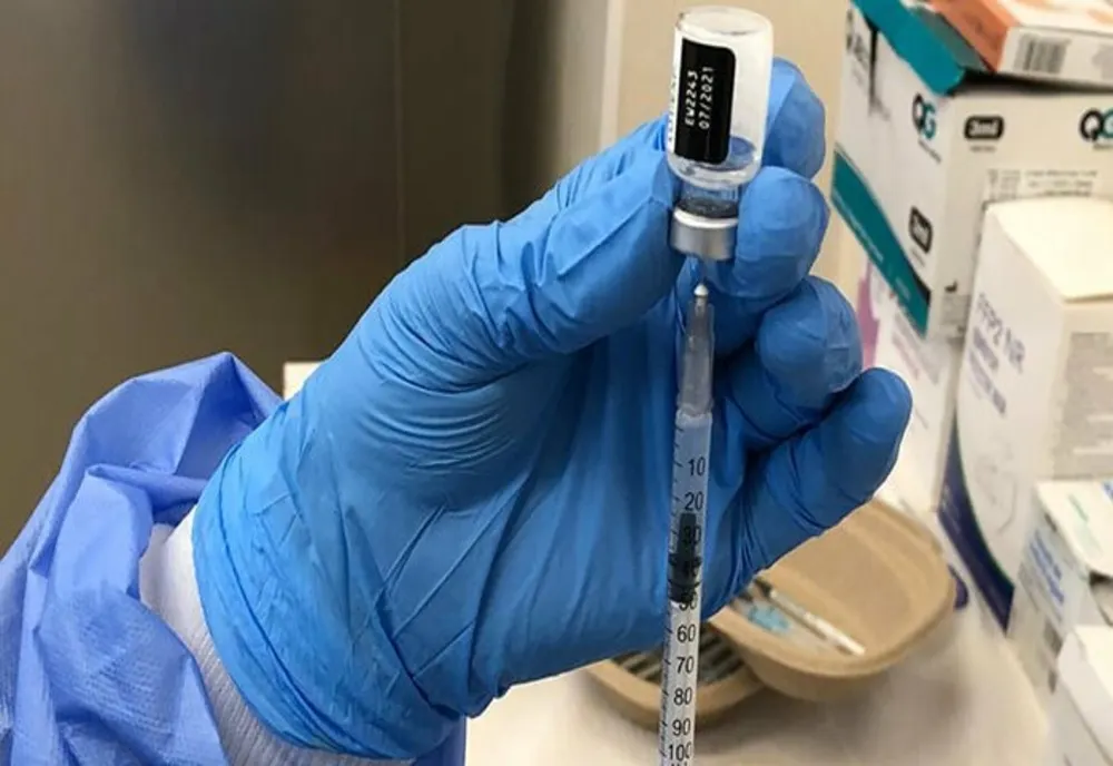 Cum află medicii români că un bolnav de Covid a fost vaccinat ”la chiuvetă”