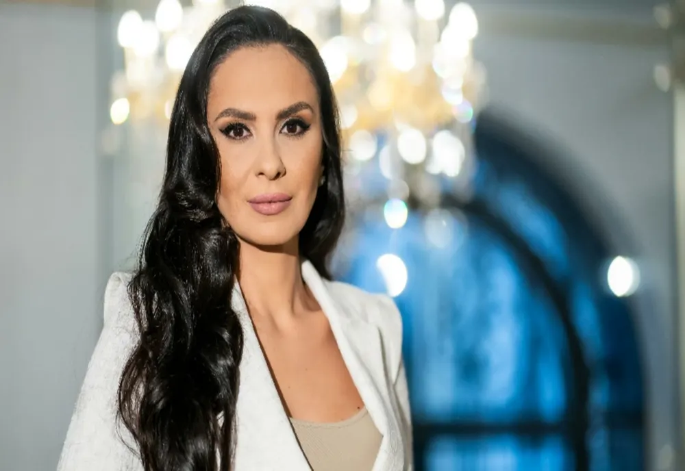 "România Suverană" luptă împotriva abuzurilor din azile. Alexandra Păcuraru demarează o amplă campanie: bunicii noștri merită dragoste și respect - ora 21:00