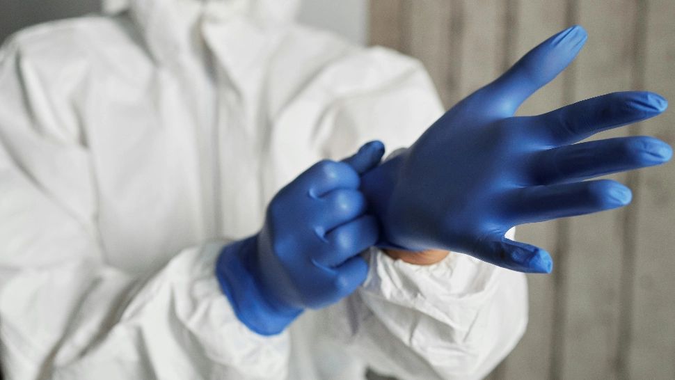 Epidemia de Ebola scapă de sub control în Congo după incendierea unor centre medicale