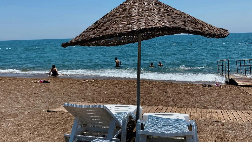 Cum ne protejăm vara: sfaturi pentru vacanțe sigure și sănătoase