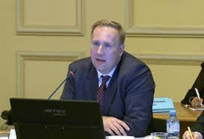 OUG care dă spitalelor private acces la bani publici a fost dată în interesul pacienților, a declarat Victor Costache