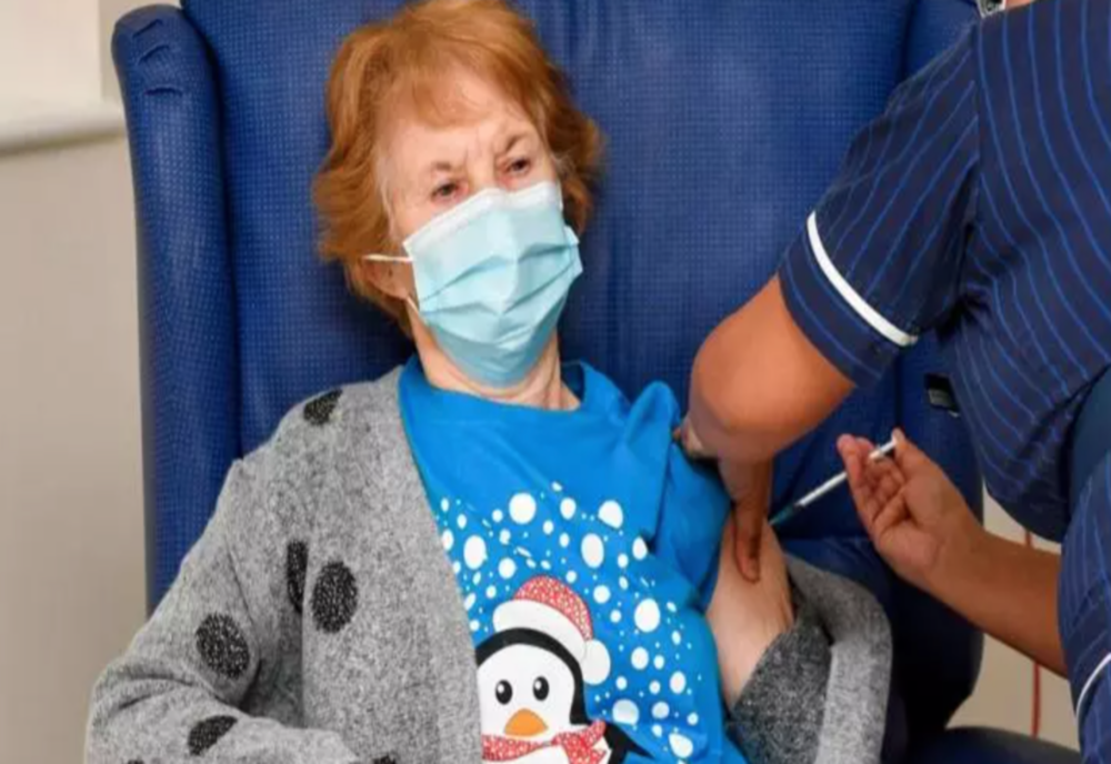 Prima persoană vaccinată anti-Covid-19 din Marea Britanie este o irlandeză de 90 de ani