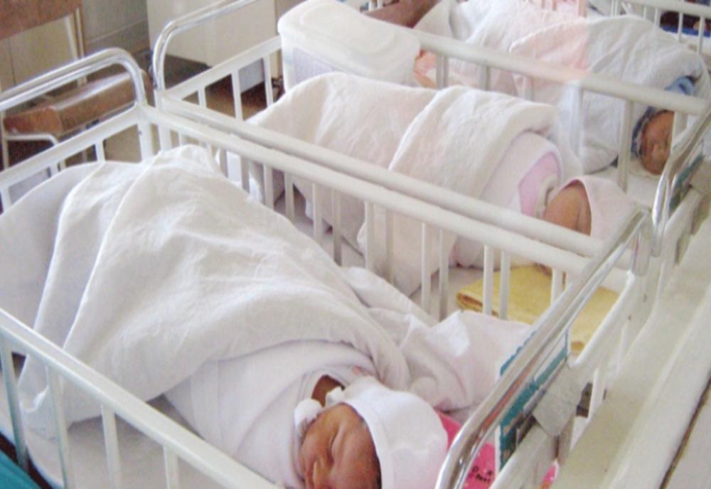 Eveniment medical EXTREM de rar: O tânără de 25 de ani, din Mali, a născut nonupleți