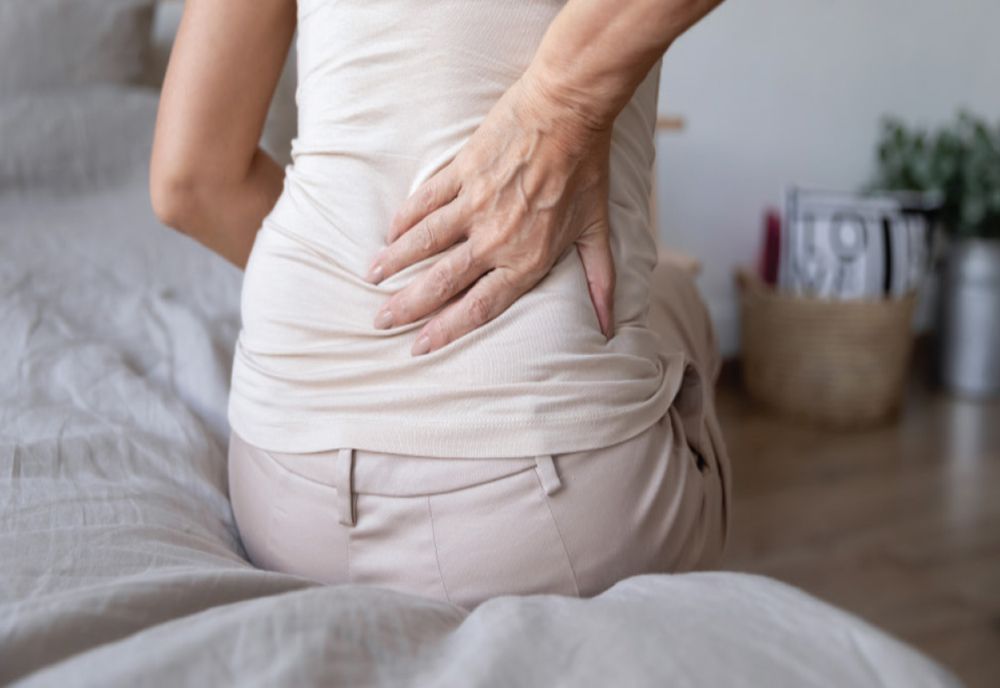 Pietre la rinichi (nefrolitiaza): simptome si tratament