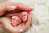 Premieră la o maternitate din Iași. O femeie de 55 de ani a născut la termen un copil perfect sănătos