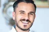 Singurul medic român invitat la un program de elită al Universității Tsinghua, în China. Medicul urolog Mihai Adrian Dobra, la masa reformei sănătății globale