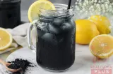 Ce este limonada neagră, băutura care a cucerit internetul. Beneficiile pentru organism și cum poate susține procesul de slăbire