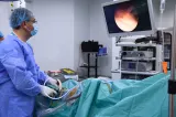 A ajuns la operație după ce și-a fracturat piciorul în casă