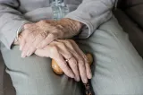 Bilete de tratament pentru pensionari. Cine poate beneficia gratuit de cazare, masă și proceduri medicale