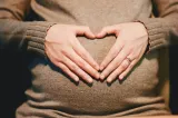 Un tip de anticorpi ar putea crește riscul de naștere prematură, arată un nou studiu
