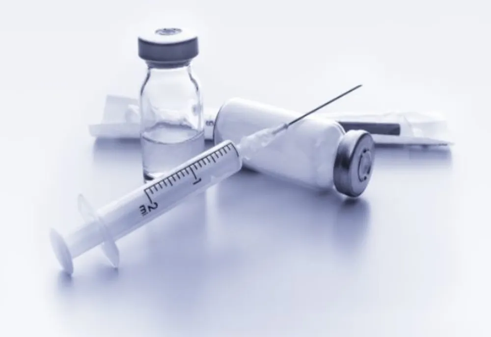 Un nou vaccin anti-coronavirus a intrat în testele finale