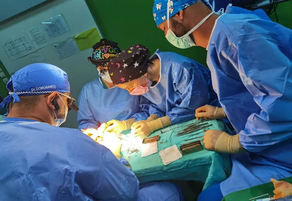 PREMIERĂ JUDEȚEANĂ ÎN CHIRURGIA ONCOLOGICĂ LA SCJU ORADEA