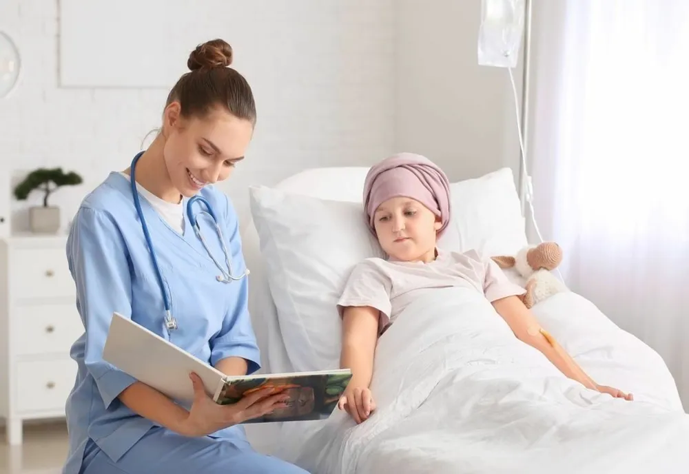 O speranță nouă pentru un cancer cerebral rar la copii: combinația de medicamente care a dat rezultate promițătoare