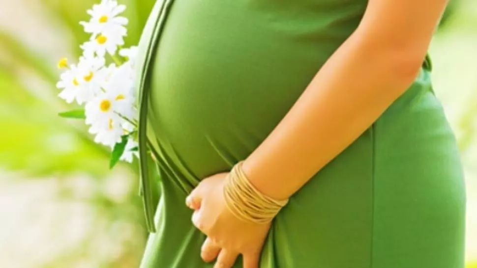 Femeie însărcinată 