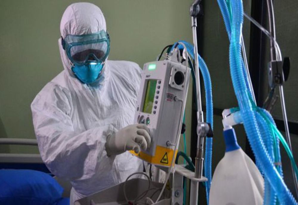 Cel mai negru scenariu posibil - depășirea cifrei de 2.000 de pacienți la ATI