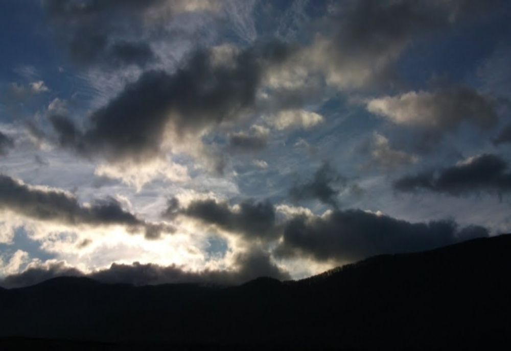 Vremea se răcește după episodul de caniculă: "Scădere chiar și de 10 grade" - Anunțul făcut de meteorologi