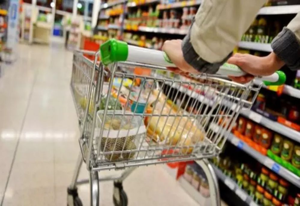 Trucurile prin care SUPERMARKETURILE vor să cumperi mai mult. Nimic nu este lăsat la voia întâmplării