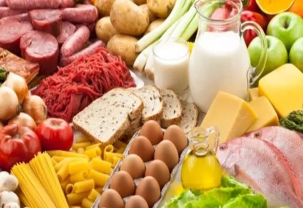 Guvernul ia în calcul scăderea TVA la alimentele de bază