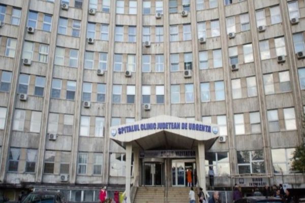 Indiferența din spitale face victime. O femeie a murit după ce a așteptat 16 ore pe scaun la Urgențe