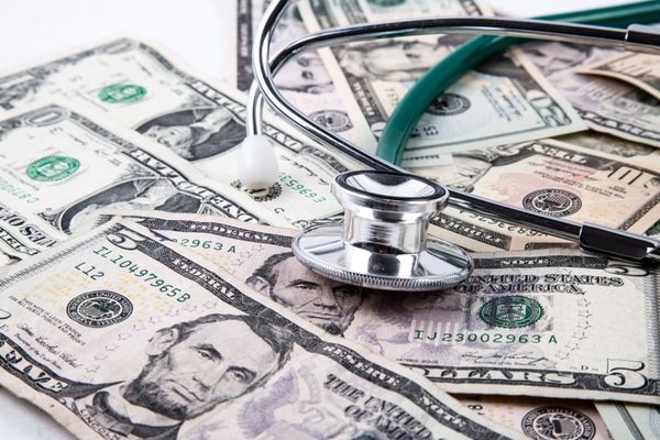 Generalii din spatele "băieților deștepți" din Sănătate. Cum s-a îmbolnăvit sistemul medical