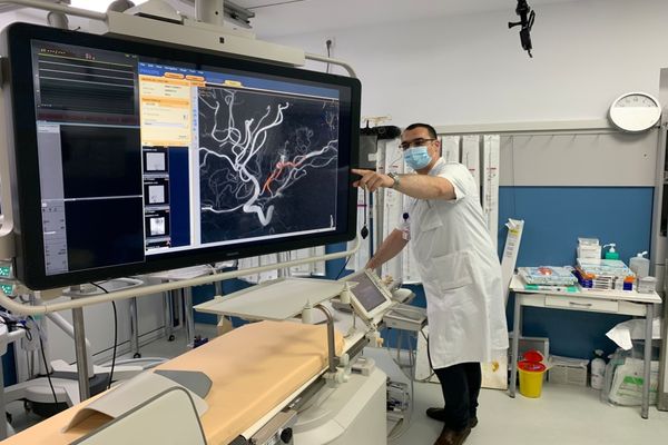 Operație pe creier, în premieră națională, la Timișoara