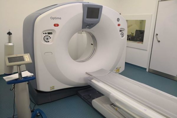 Incident straniu la Timișoara: o pacientă a fost rănită în timp ce i se făceau analize prin computer tomograf