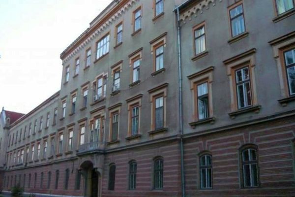 Spitalul Militar din Sibiu NU poate folosi cele 15 paturi ATI pentru că este în renovare!