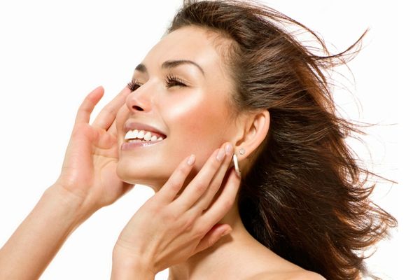 Cum ne îngrijim pielea în timpul pandemiei 