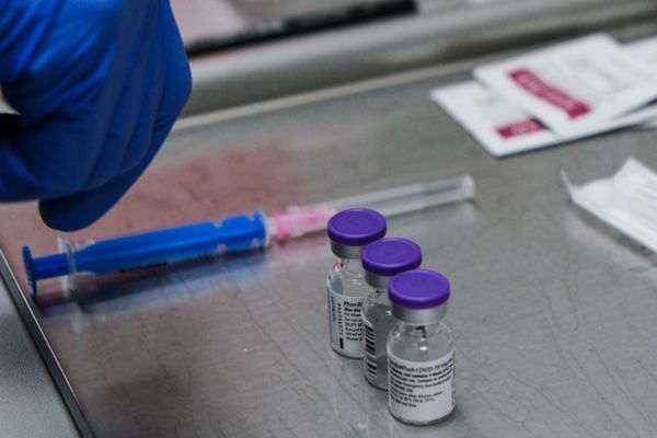 Pfizer/BioNtech testetază vaccinul lor anti-COVID19 pe copii cu vârste sub 12 ani