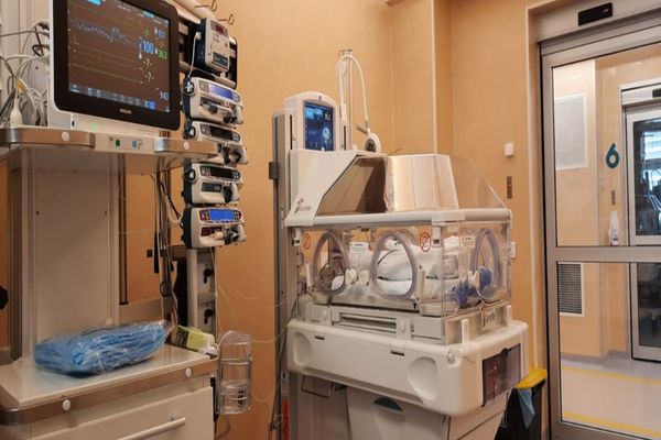 Naştere rară la Spitalul Județean Constanța. O femeie din Tulcea a adus pe lume tripleți