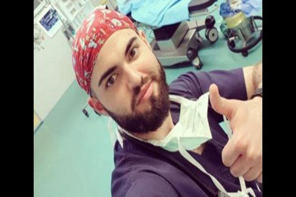 Un medic tânăr care îngrijea bolnavi de coronavirus la Spitalul Județean din Timișoara a murit. Se pare că epuizarea i-a adus sfârșitul