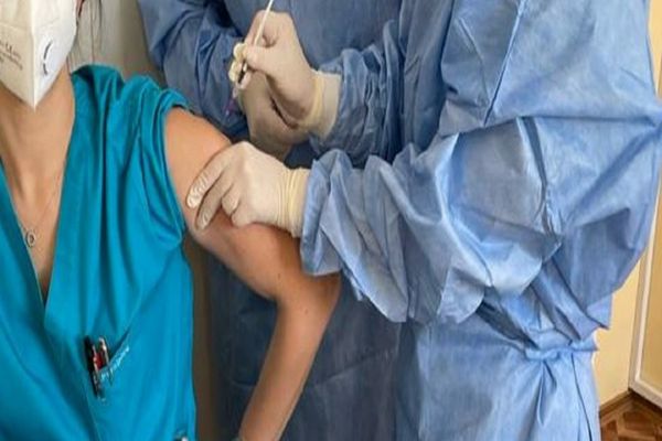 Peste 54.000 de români s-au vaccinat anti-COVID în ultimele 24 de ore