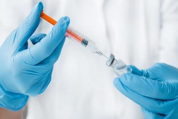 Femeile însărcinate din Regatul Unit, încurajate să se vaccineze anti Covid