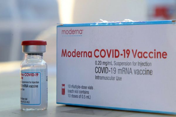 Copiii cu vârsta cuprinsă între 12 și 17 ani se pot vaccina cu serul de la Moderna