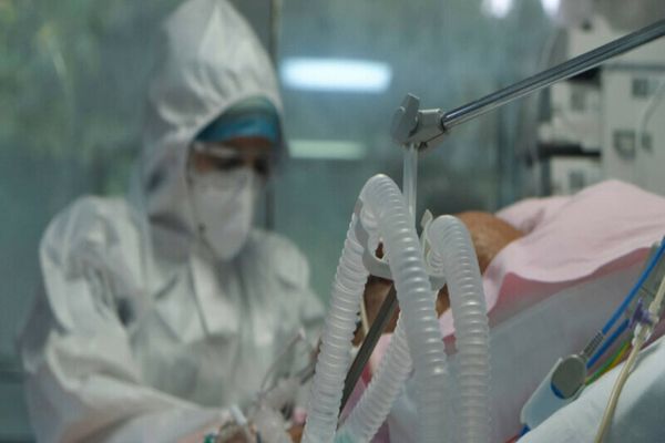 Specialiștii se tem că e posibil să fi apărut VARIANTA ROMÂNEASCĂ a COVID. Cum se manifestă