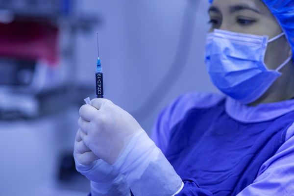 BioNTech a început să lucreze la un nou vaccin adaptat la Omicron