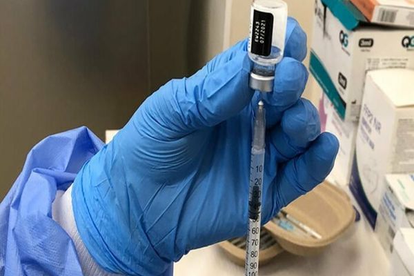 Cum află medicii români că un bolnav de Covid a fost vaccinat ”la chiuvetă”