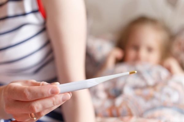 Zeci de mii de români, cu viroze în ultima săptămână. Avertismentul medicilor