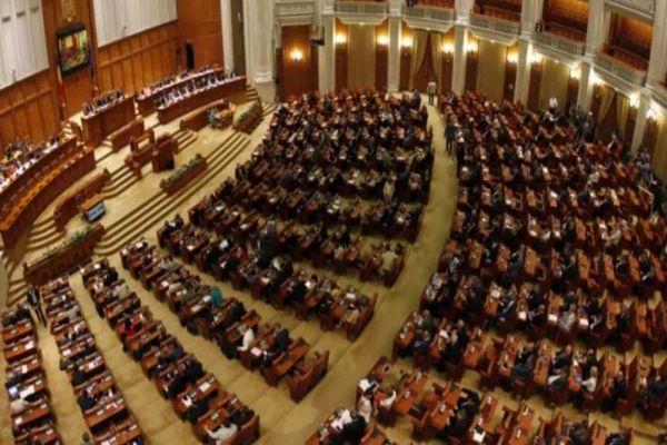Indemnizație mai mică, timp de 6 luni, pentru parlamentarii VIOLENȚI – Se schimbă regulile în Parlament