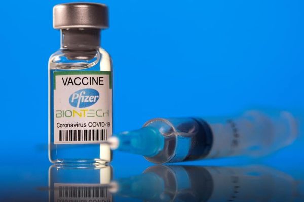 Un denunțător Pfizer a dat în vileag un email intern al companiei: „Dozele de vaccin care vor fi utilizate în acest program sunt separate”