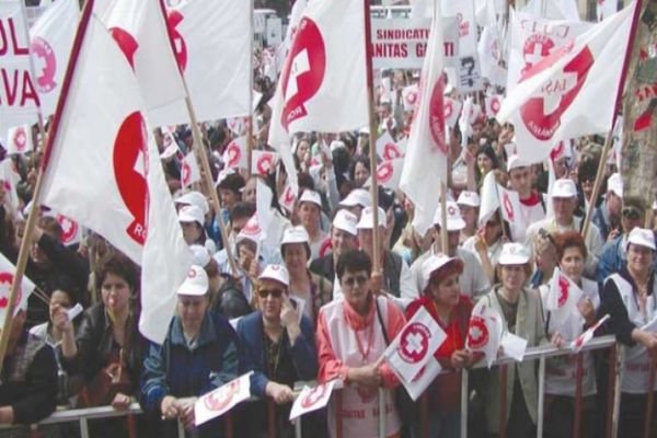 Proteste de amploare în toată țara. Medicii amenință cu greva
