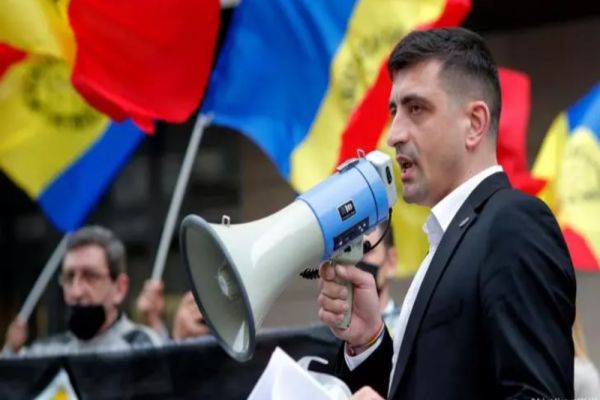 George Simion le închide ușa AUR în nas: ”Nu o luăm nici pe Firea, nici useriști!”