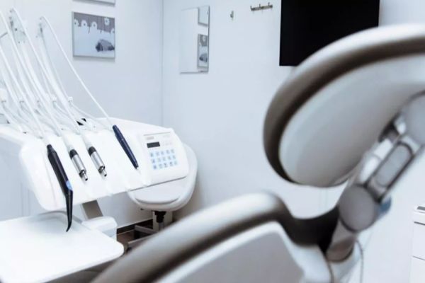 ROMÂNIA, PRINTRE CELE MAI AFECTATE ȚĂRI DIN UE PRIVIND ACCESUL LA ÎNGRIJIRI STOMATOLOGICE