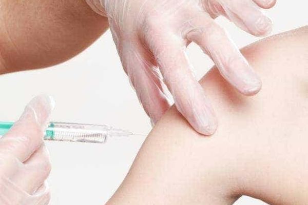 GRIPA, O BOALĂ PERICULOASĂ. DE CE ESTE IMPORTANTĂ VACCINAREA ANTIGRIPALĂ