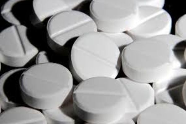 PARACETAMOLUL ŞI METFORMINUL AR PUTEA DISPĂREA DIN FARMACII