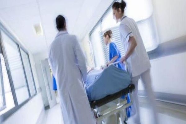 Două decese cauzate de gripă, în judeţul Olt. Numărul îmbolnăvirilor crește la nivel național