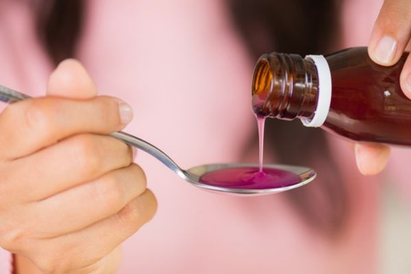 ALERTĂ OMS! SIROPURI DE TUSE TOXICE DIN INDIA, LEGATE DE MOARTEA A ZECI DE COPII
