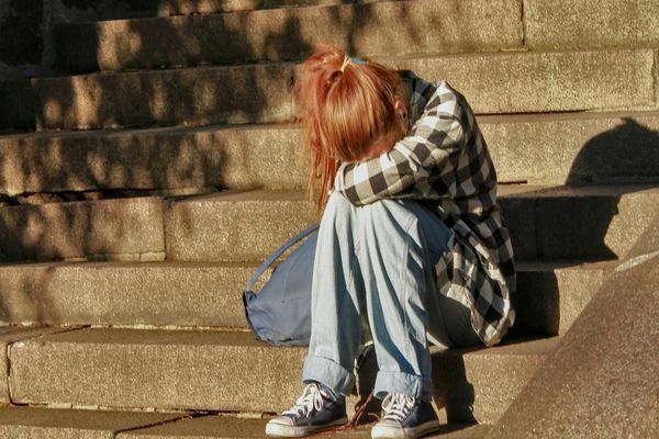 Semnal de alarmă pentru părinți. Unul din șapte copii are probleme psihice. Situația fetelor din România este îngrijorătoare